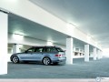Bmw Serie 5 in parking place wallpaper