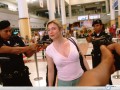 Movie wallpapers: Bridget Jones arrest in airport wallpaper