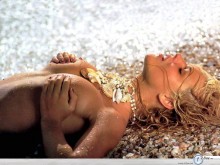 Eva Herzigova naked in the beach wallpaper