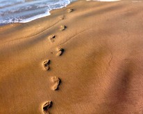 Footprints in the sand wallpaper