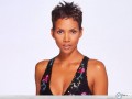 Halle Berry wallpapers: Halle Berry sexy look wallpaper