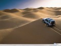 Land Rover Discovery in desert wallpaper