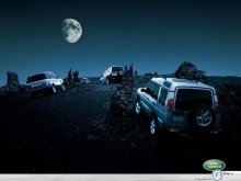 Land Rover Discovery in night wallpaper